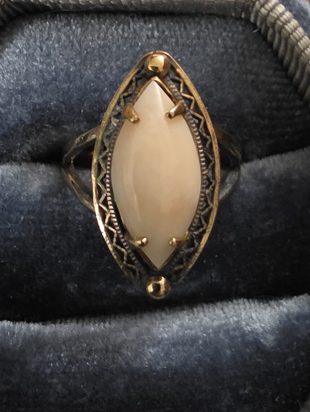 12k Gold Filled Coral Sorrento Yellow Gold Ring (Vintage)